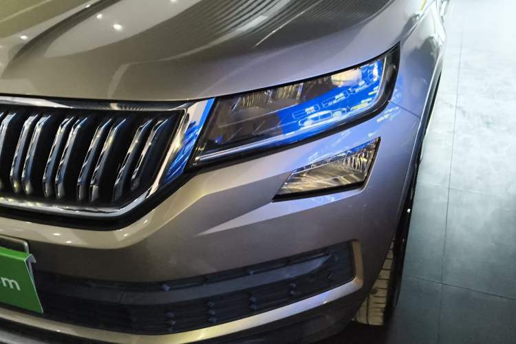 Used Skoda Kodiaq 2017 TSI330 7-Seater Two-Wheel-Drive Luxury Tech Edition
