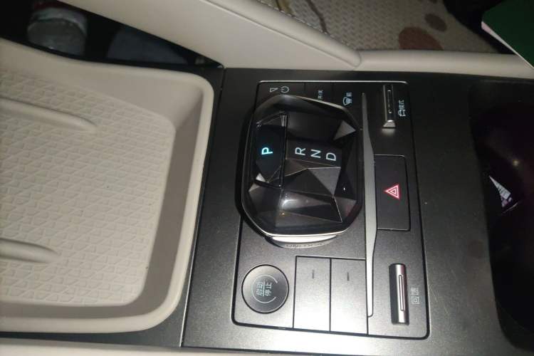 Used BYD Yuan UP 2024 401KM Beyond Edition Gear Lever