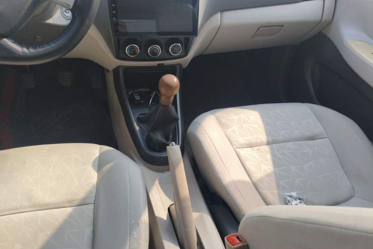 Used FAW Xiali N5 2014 1.3L Manual Comfort Version
