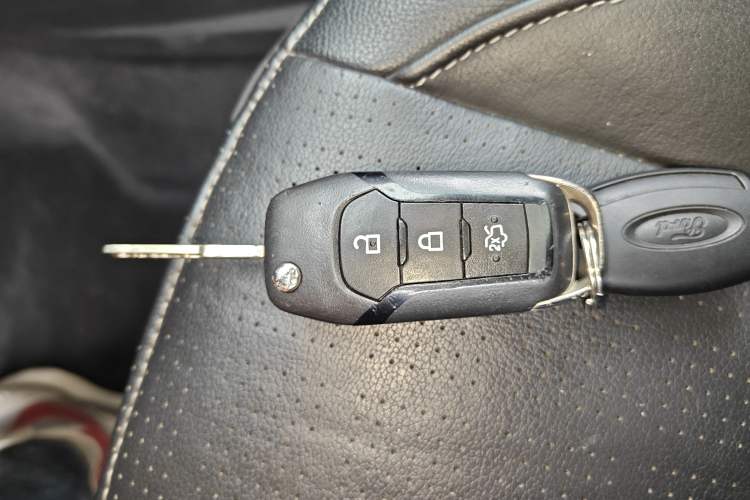 Used Ford Escort 2015 1.5L Automatic Fashion Model Interior 1