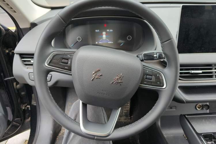 Used Hongqi E-QM5 2024 450km Range Commuter Version
