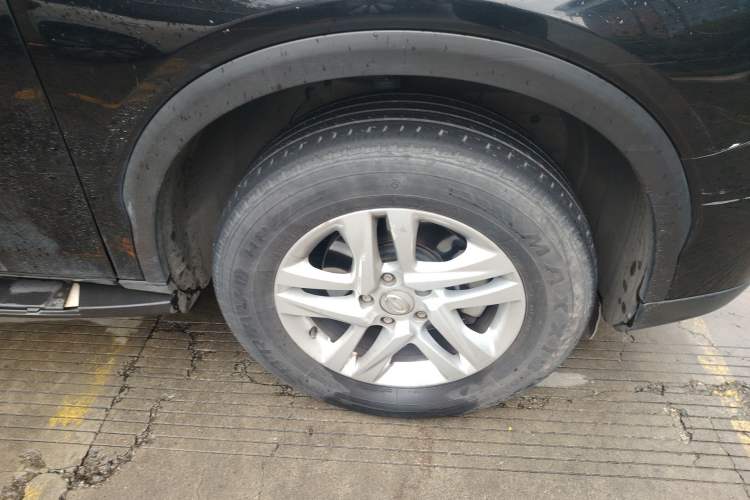 Used GAC Trumpchi GS7 2017 280T Two-Wheel Drive Luxury Model Right Front Wheel Hub