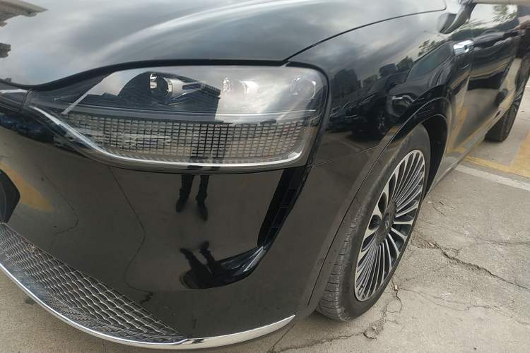 Used Hima AITO M9 2024 All-Electric Ultra Version 100 kWh 5-Seater Model Left Front Headlight