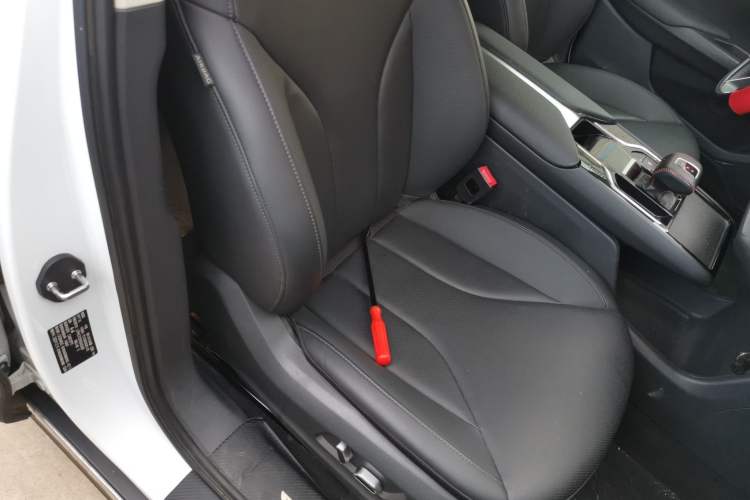 Used Hongqi E-QM5 2022 431 km Charge & Enjoy Edition