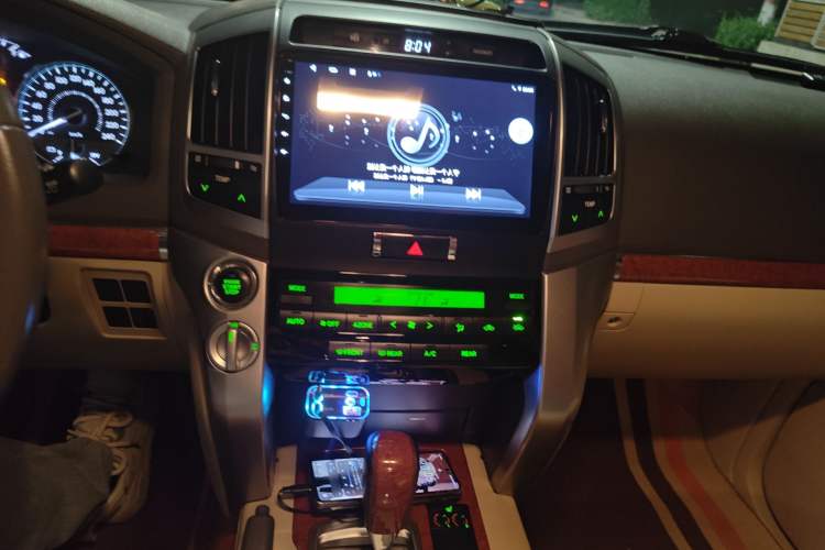 Used Toyota Land Cruiser 2012 4.0L Automatic VX
