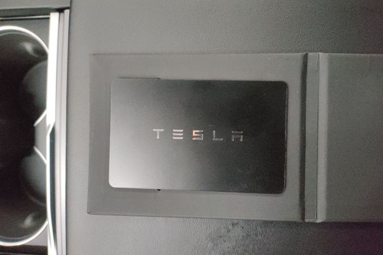 Used Tesla Model Y 2021 Long-Range All-Wheel-Drive Version 3D7 Interior 1