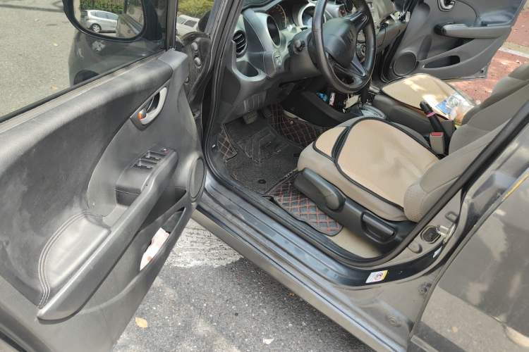 Used Honda Fit 2008 1.5L automatic luxury edition