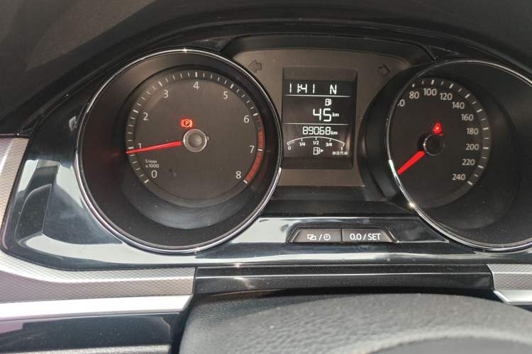 Used Volkswagen Bora 2016 1.6L Automatic Comfort Model Odometer Close Up