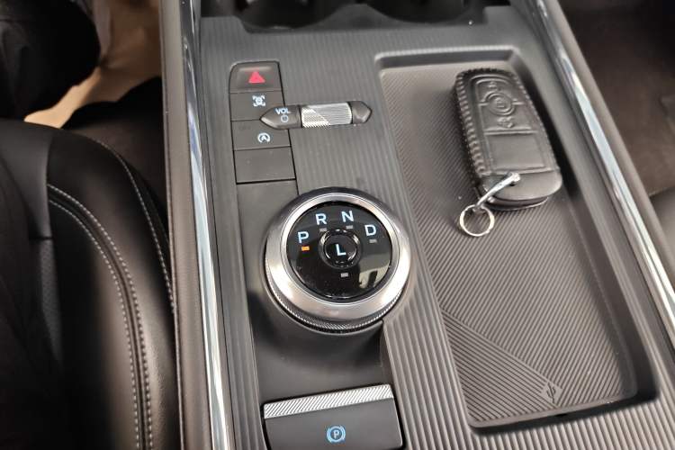 Used Ford Mondeo 2025 2.0T EcoBoost Luxury Version