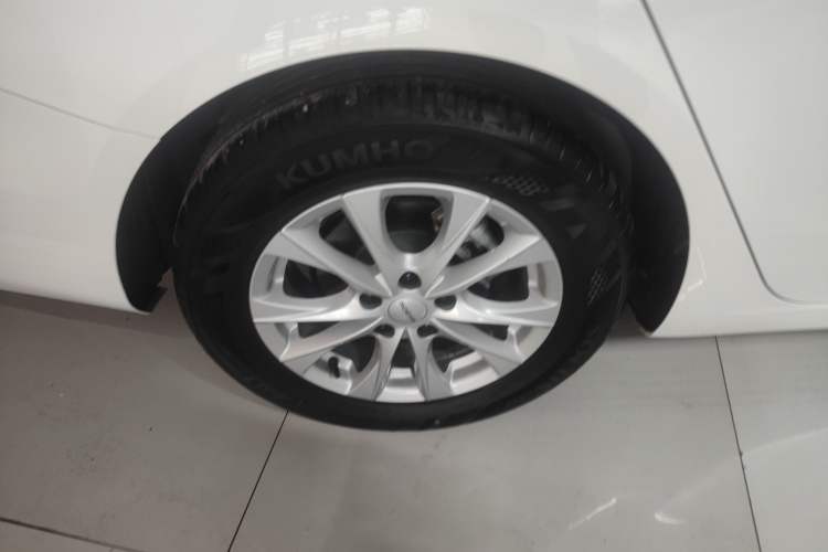 Used Roewe i5 2023 1.5L CVT Luxury Edition Right Rear Wheel Hub