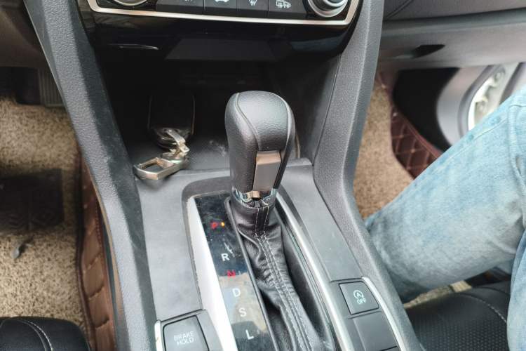 Used Honda Civic 2016 220TURBO CVT Luxury Edition Gear Lever