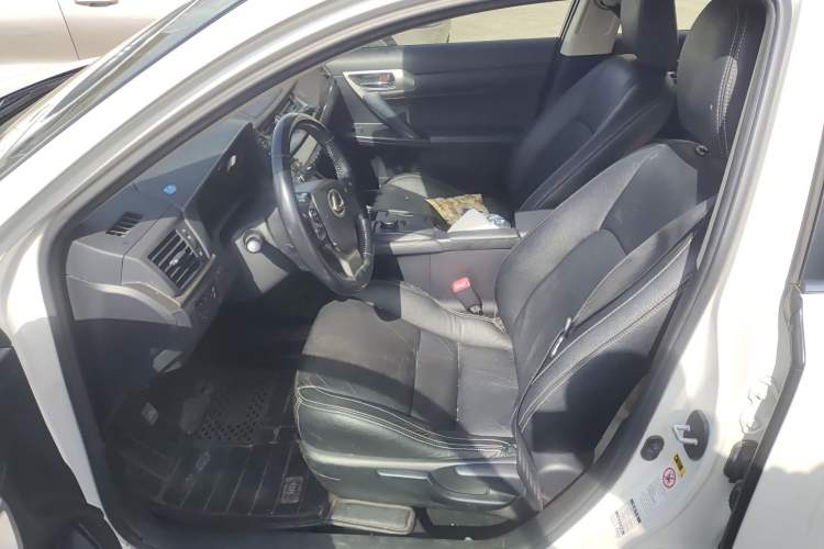 Used Lexus CT 2014 CT200h Elite Edition Monochrome Left Front Seat