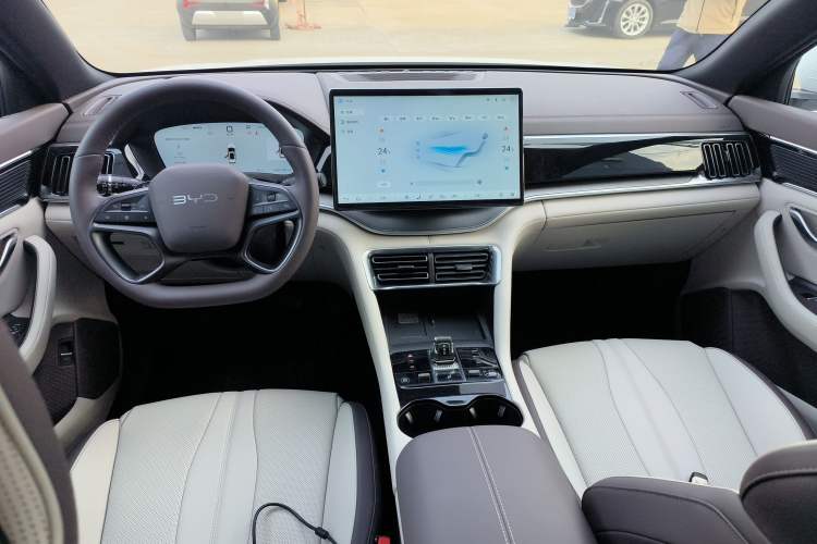 Used BYD Song PLUS New Energy 2025 EV 520km Premium Version
