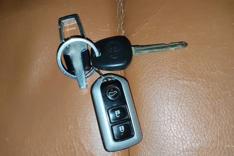 Used Toyota Prado 2010 2.7L Automatic Standard Edition Vehicle Key