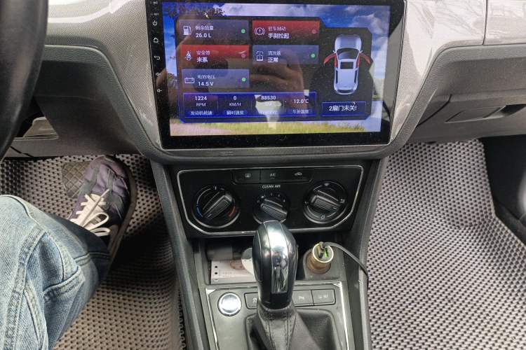 Used Volkswagen Lavida 2017 1.6L Automatic Comfort Edition
