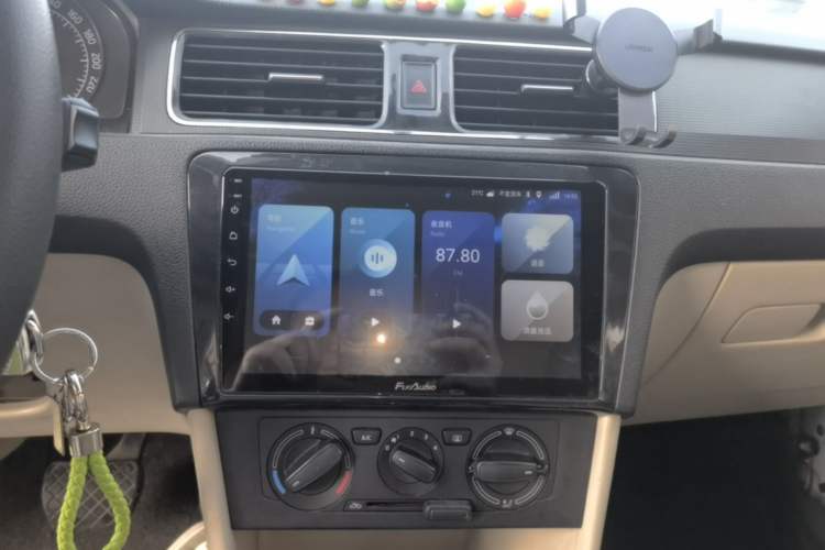 Used Skoda Rapid 2015 1.6L Automatic Smart Selection Model Audio And AC Panel