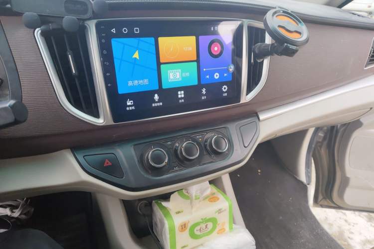 Used FORTHING Lingzhi M5 2020 Comfort Model 7 Seats Audio And AC Panel