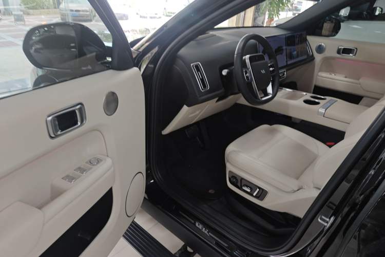 Used Li Auto L7 2024 Pro Model
