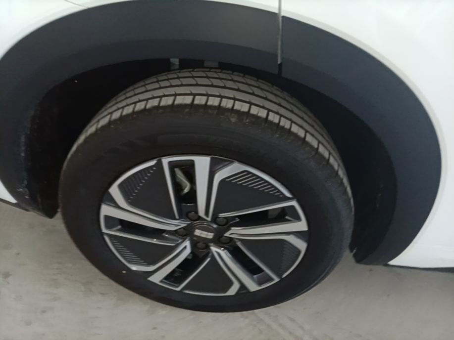 Geely Galaxy Xingjian 7 EM-i 2026 Model 135km Smart Navigation Version — снимка 11
