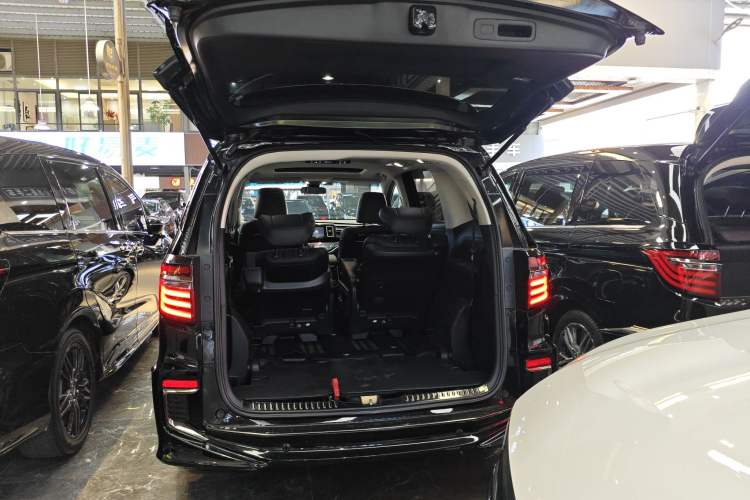 Used Honda Elysion 2019 2.0L Hybrid Luxury Edition