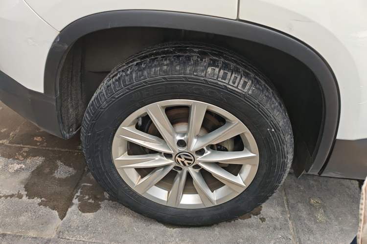 Used Volkswagen Tiguan 2016 280TSI Automatic Two-Wheel-Drive Silk Road Style Edition Exterior 5