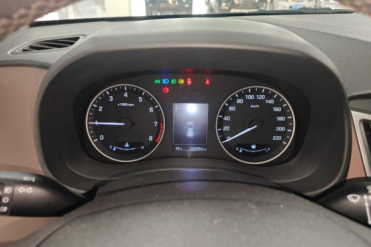 Used Hyundai ix25 2015 2.0L Automatic 4x4 Deluxe DLX