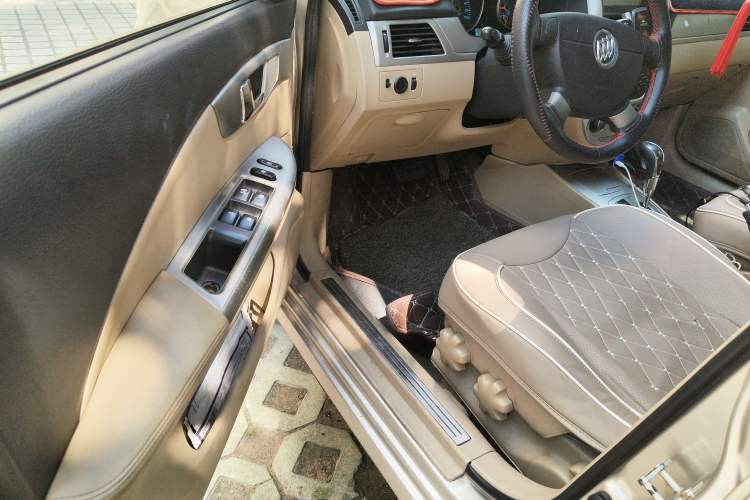 Used Buick Excelle 2013 1.5L Automatic Classic Model
