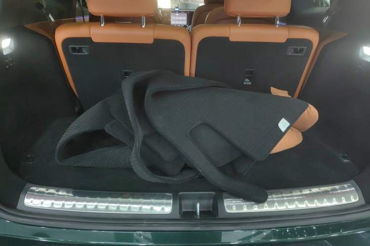 Used Hima AITO M8 2025 Extended-Range Ultra Version 53.4 kWh 6-Seater Edition