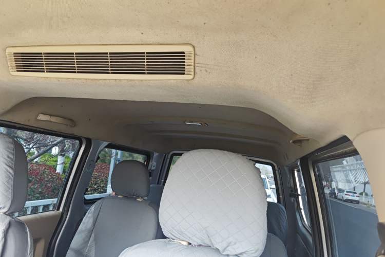 Used Wuling Rongguang 2014 1.2L S Standard Model
