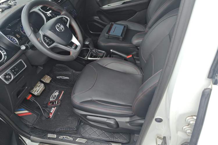 Used Brilliance V3 2016 1.5T Automatic Flagship Model Left Front Seat