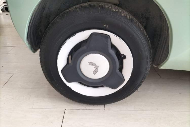 Used Wuling Hongguang MINIEV 2021 Macaron Premium Model – Lithium Iron Phosphate Right Rear Wheel Hub