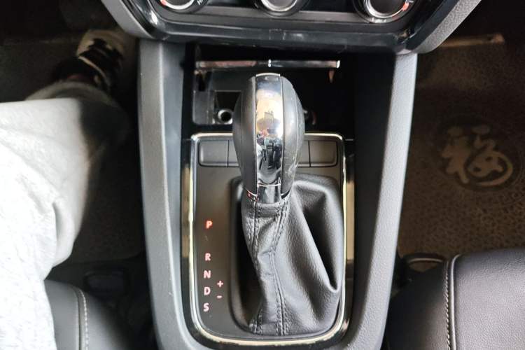 Used Volkswagen Sagitar 2015 1.6L Automatic Comfort Model