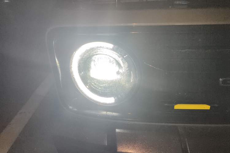 Used Geely Galaxy Panda 2025 210km Panda Rider Right Front Headlight