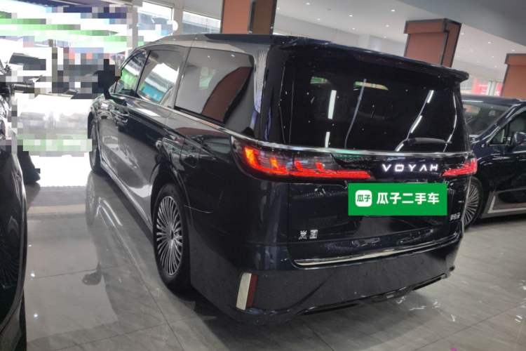 Used VOYAH Dream 2025 PHEV Four-Wheel-Drive Flagship Kunpeng Edition
