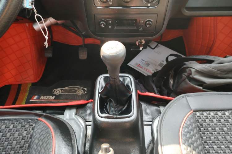 Used Wuling Zhiguang Small Truck 2023 1.5L Double-Cab LAR