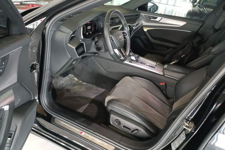 Used Audi A6L 2022 40 TFSI Luxury Dynamic Model
