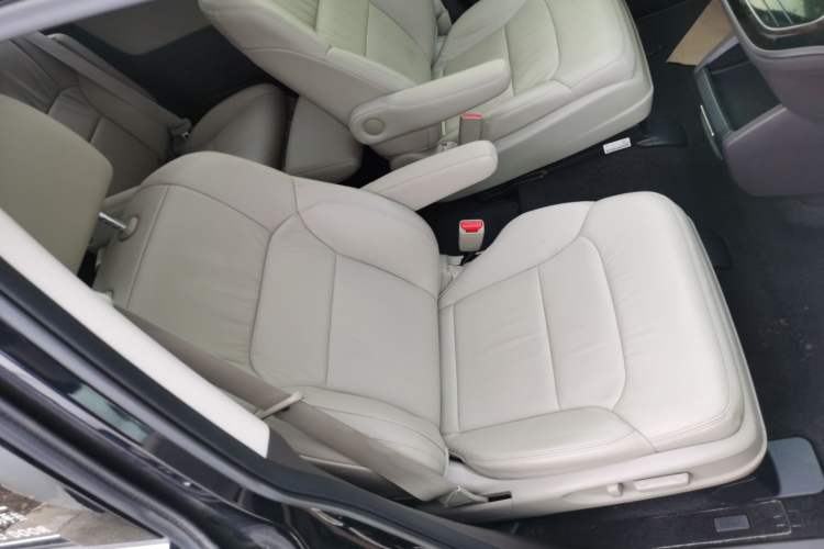 Used Honda Odyssey 2015 Updated Version 2.4L Smart Edition Right Front Seat