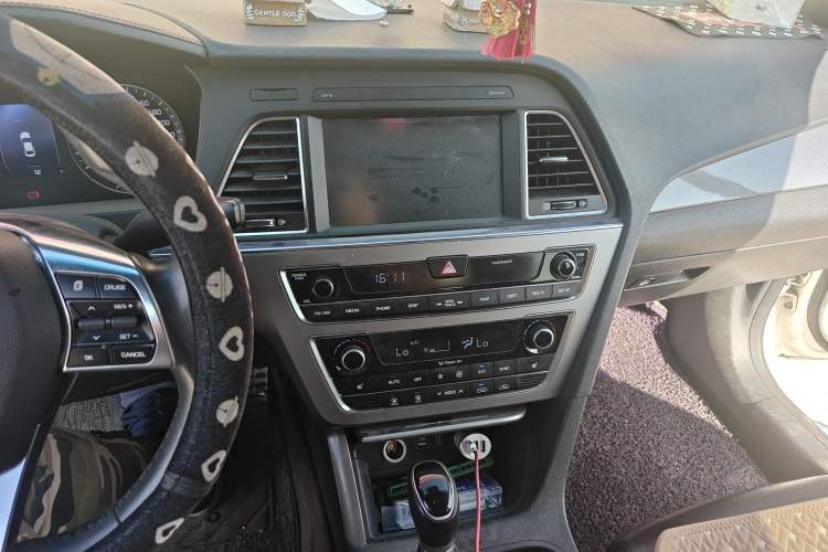 Used Hyundai Sonata 2015 1.6T GLX Advanced Model Audio And AC Panel