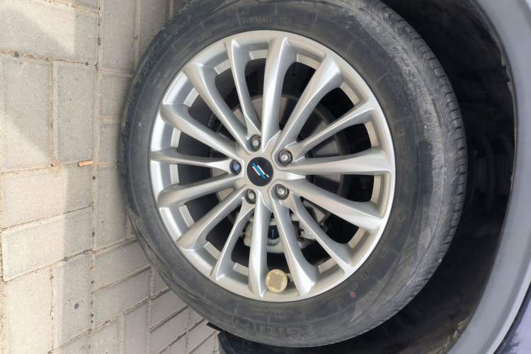 Used CHANGAN OSHAN X7 PLUS 2022 1.5T Blue Whale Edition Automatic Prestige 7-Seater Right Front Wheel Hub