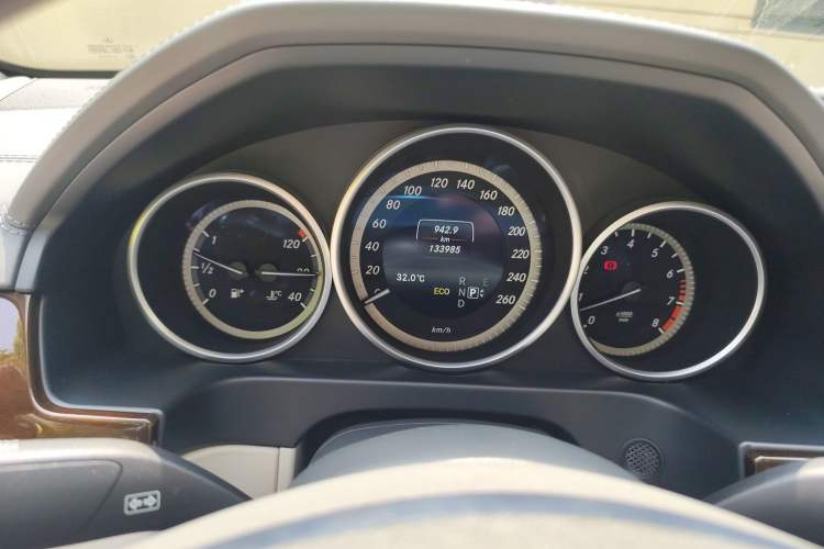 Used Mercedes-Benz E-Class 2015 E 320 L 4MATIC Odometer Close Up