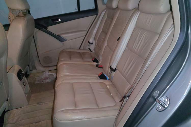 Used Volkswagen Tiguan 2010 2.0 TSI Automatic All-Wheel-Drive Elite Edition Left Rear Seat