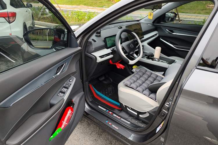 Used CHANGAN CS75 PLUS 2026 Model, Smart Champion Edition 1.5T New Blue Whale Smart Navigation Version Driver Seat