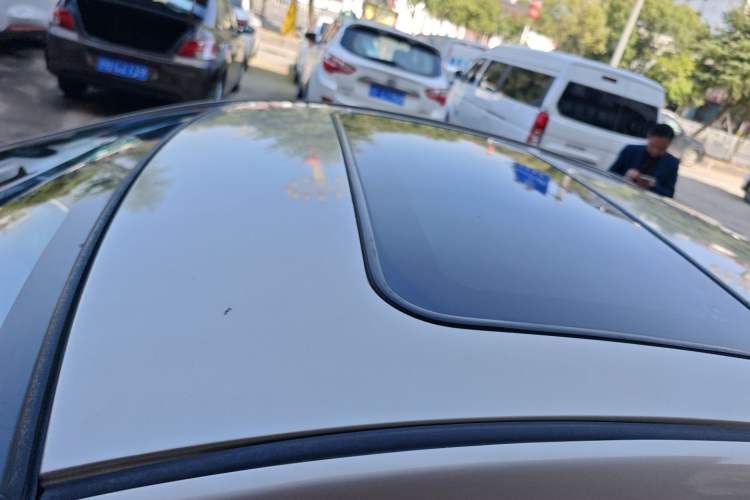 Used Hyundai Verna (older generation) 2014 1.4L Automatic Leading-Edge GLX Roof