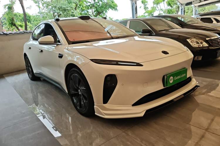 Used Nio ET5 2024 75 kWh Front Right 45 Deg