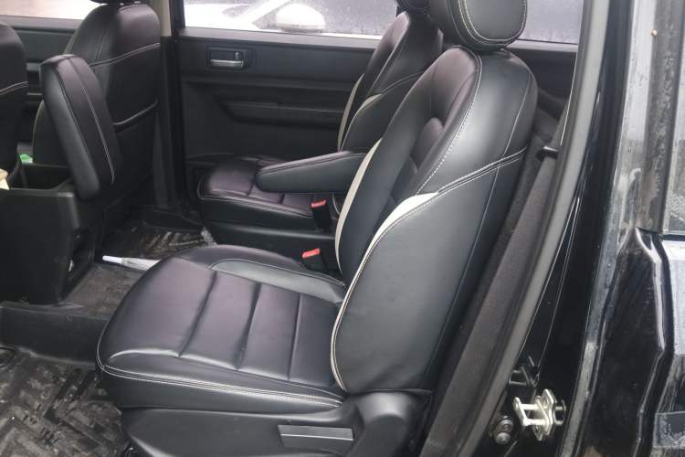 Used Wuling Hongguang PLUS 2020 1.5L Manual Comfort 7-Seater Left Rear Seat