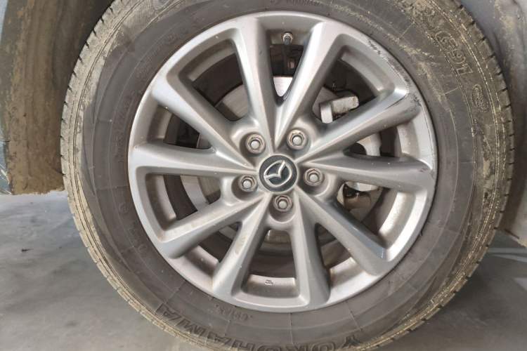 Used Mazda CX-5 2022 2.0L Automatic Two-Wheel Drive Comfort Version Right Front Wheel Hub