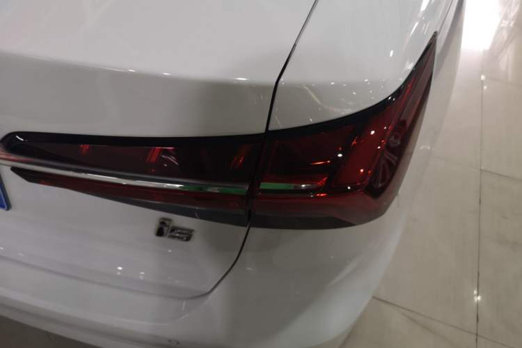 Used Roewe i5 2021 1.5L Manual Platinum Edition
