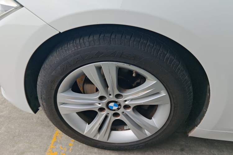 Used BMW 3 Series 2015 320i Active Edition
