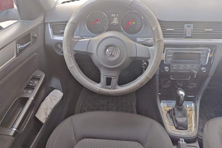 Used Volkswagen Bora 2013 1.6L Automatic Fashion Model