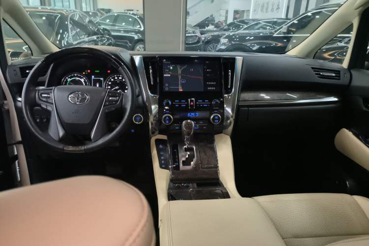 Used Toyota Vellfire 2023 Crown Dual-Engine 2.5L HV Ultimate Edition